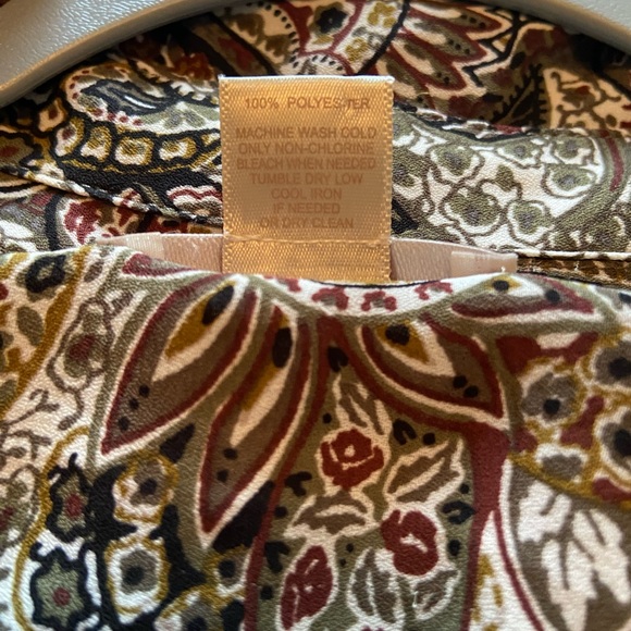 Small LOFT Blouse - Picture 6 of 6